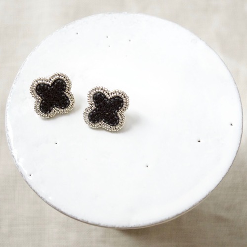 tamas（タマス）Find me/Black イヤリングのみ