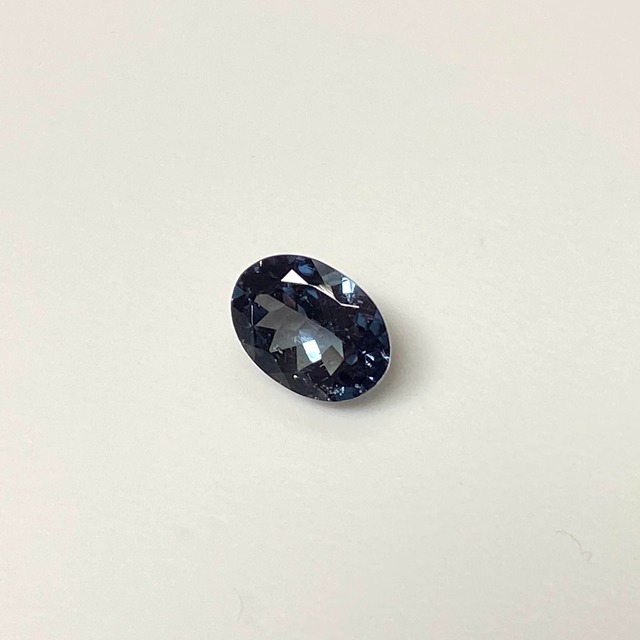 ⁂天然⁂　◇カラーチェンジガーネット◇　0.953ct 　ＡＡＡ　ベキリーブルー