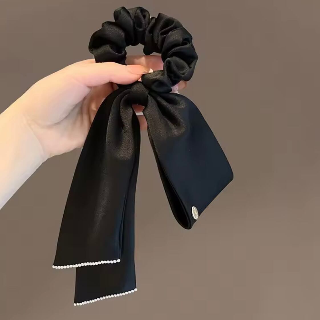 pearl ribbon long chouchou