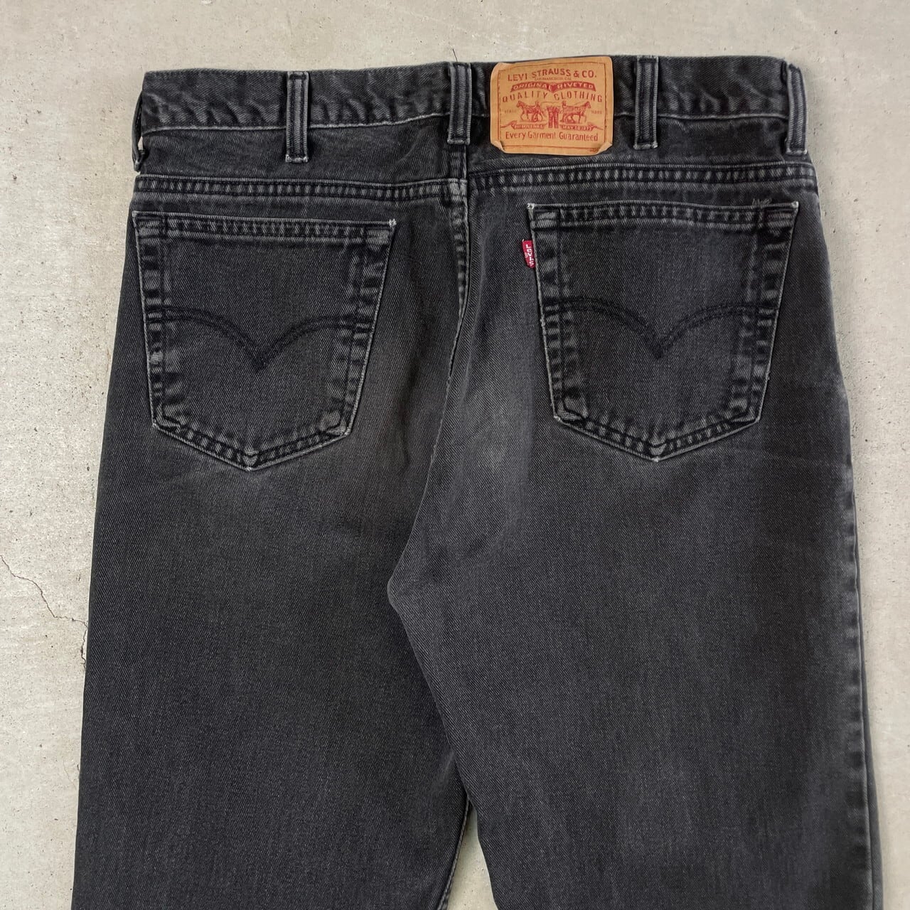 90年代 カナダ製  Levi's リーバイス 516 ブラックデニムパンツ ストレート メンズW36 古着 90s  ヴィンテージ VINTAGE 後染め グレーデニム フェードブラック 黒 90年代 カナダ製 Levi's リーバイス 516 ブラックデニムパンツ