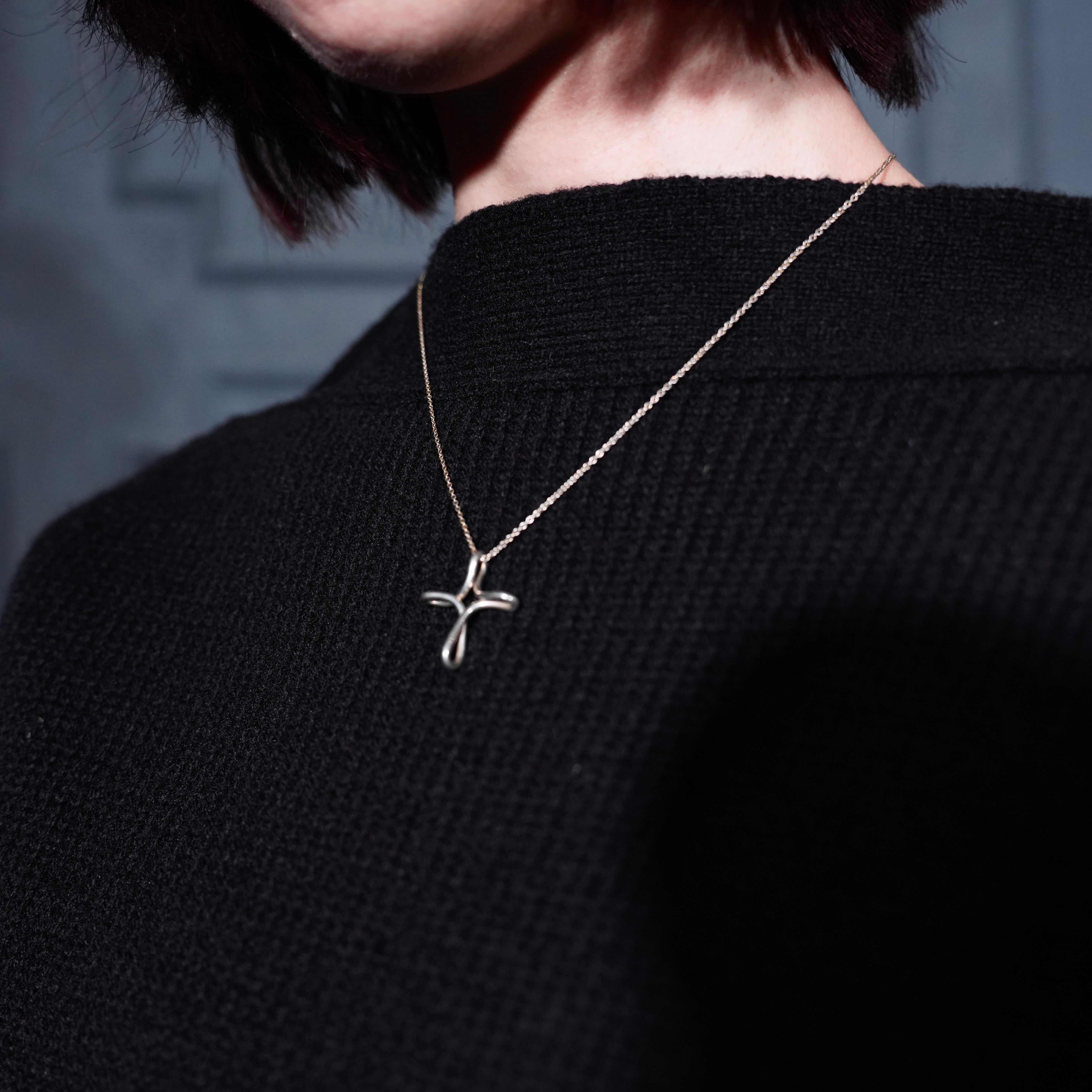 TIFFANY&CO INFINITY OPEN CROSS SILVER NECKLACE/ティファニー
