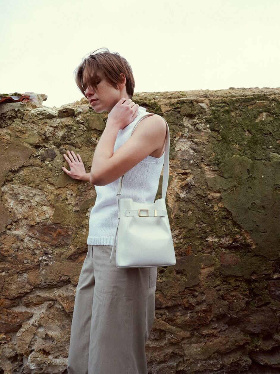 ◇ 韓国スター着用商品 ◇ [LOEUVRE] Sac de Ceinture
