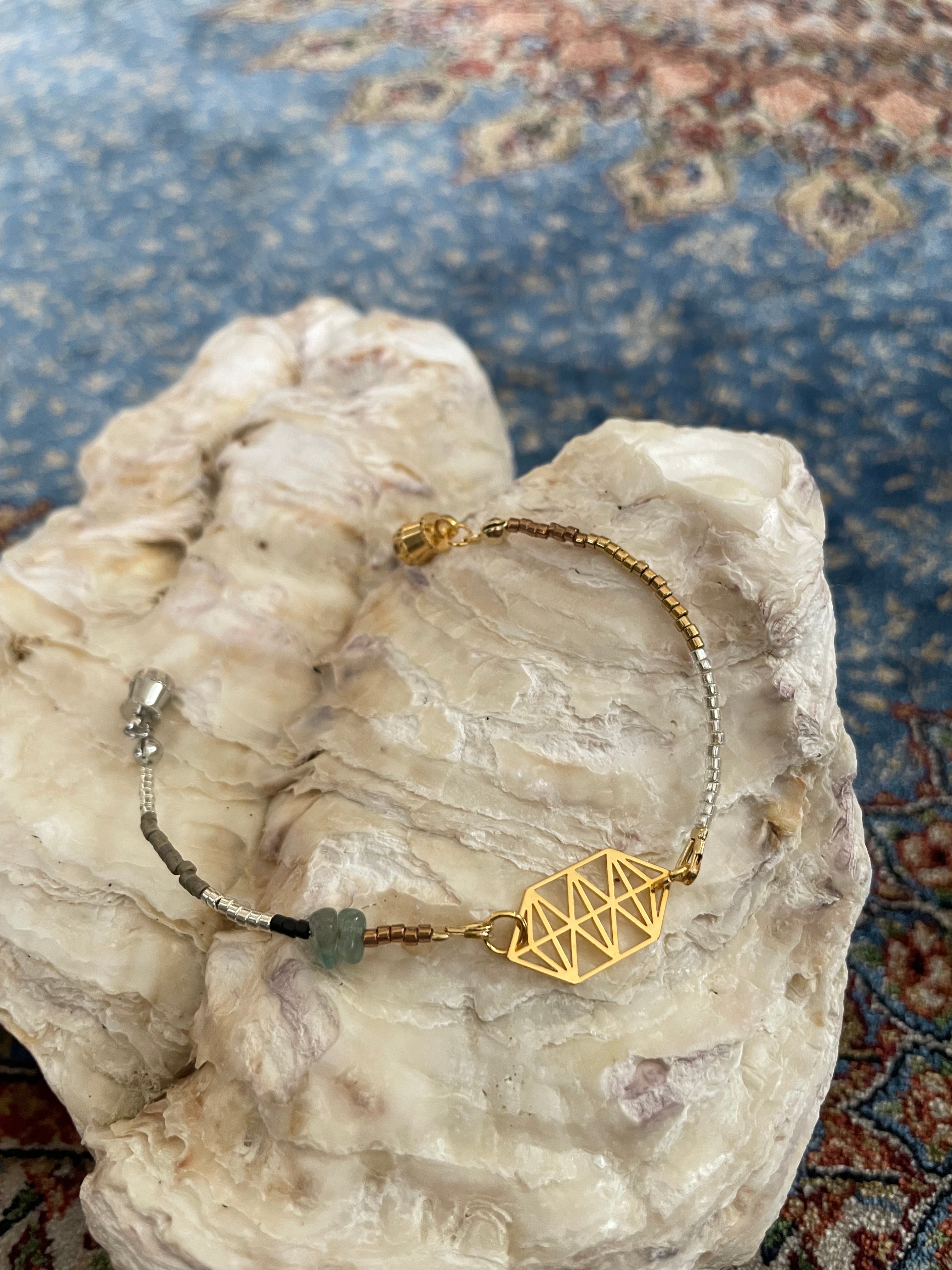 天然石とビーズのカサラグリッドジュエリー