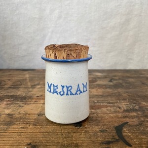 MEJRAMのスパイスボトル