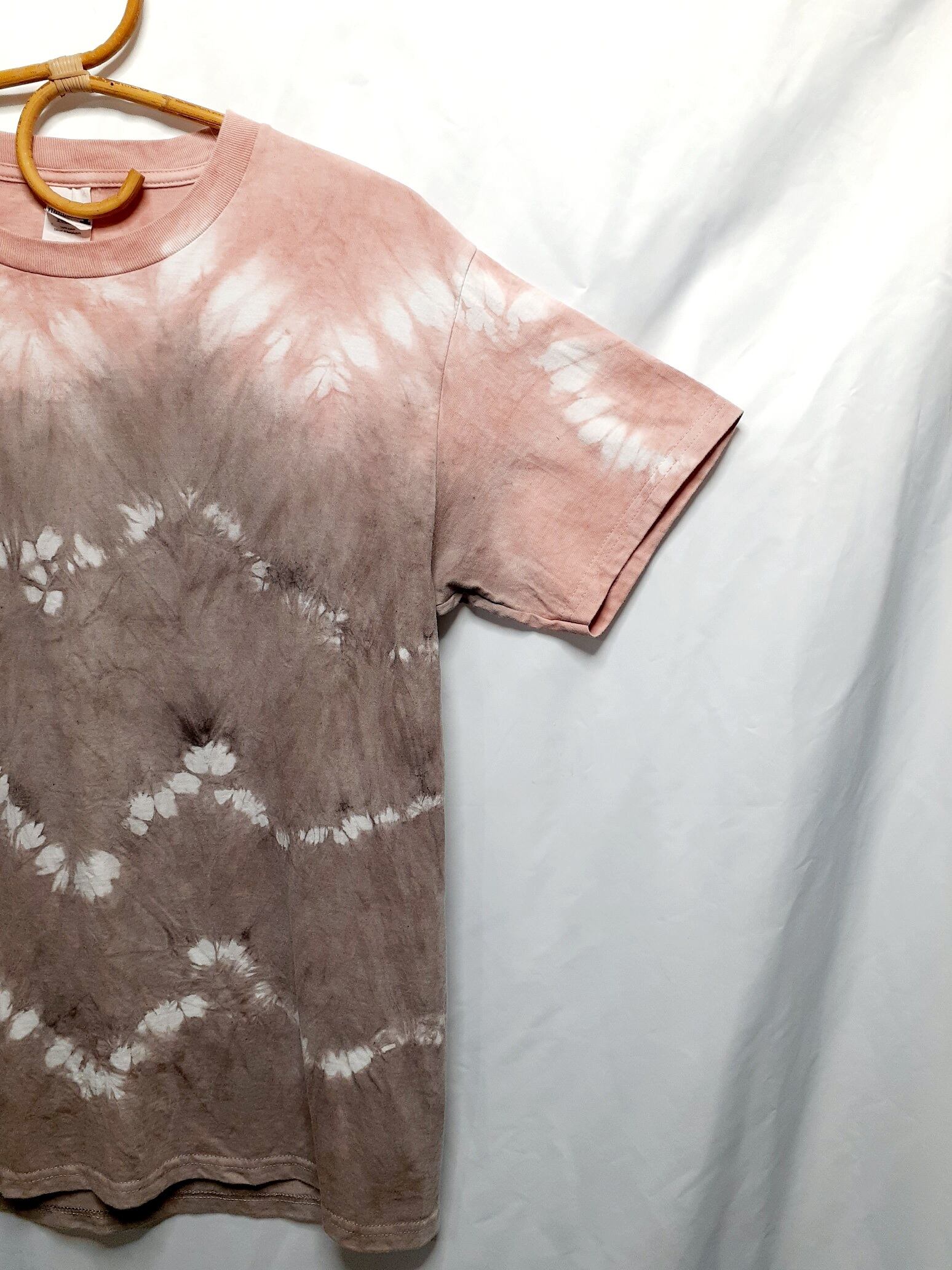 手染めのTシャツ・兼用Lサイズ(ベンガラ染め)