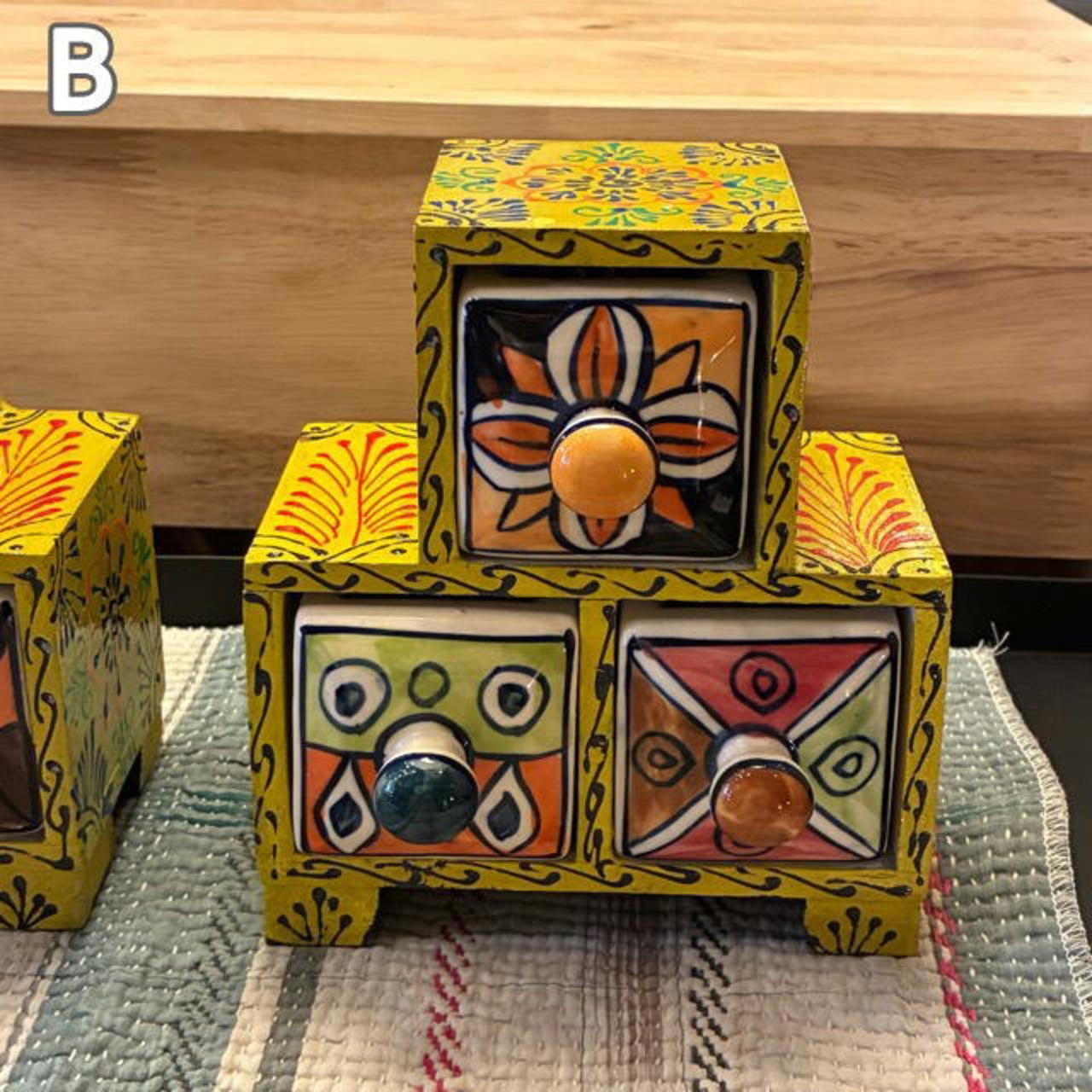 India Blue Pottery Mini 3-Drawer Unit　インド　ブルーポタリ3ドロワーチェスト　凸型　イエロー　全2種　引き出し　置物　玄関収納　メヘンディアート　鍵入れ　印鑑入れ　ハンドメイド