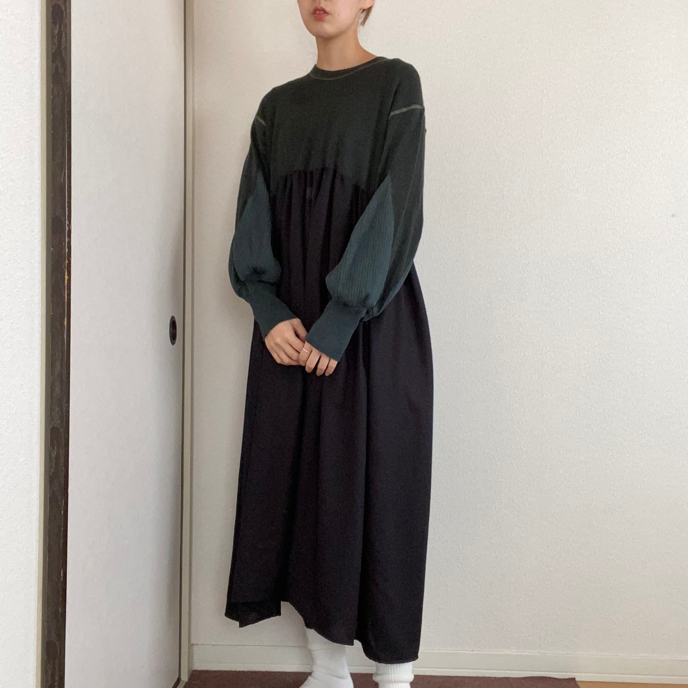 海外販売× 新品タグ付き✨リハーズオール 再構築 パフスリーブ
