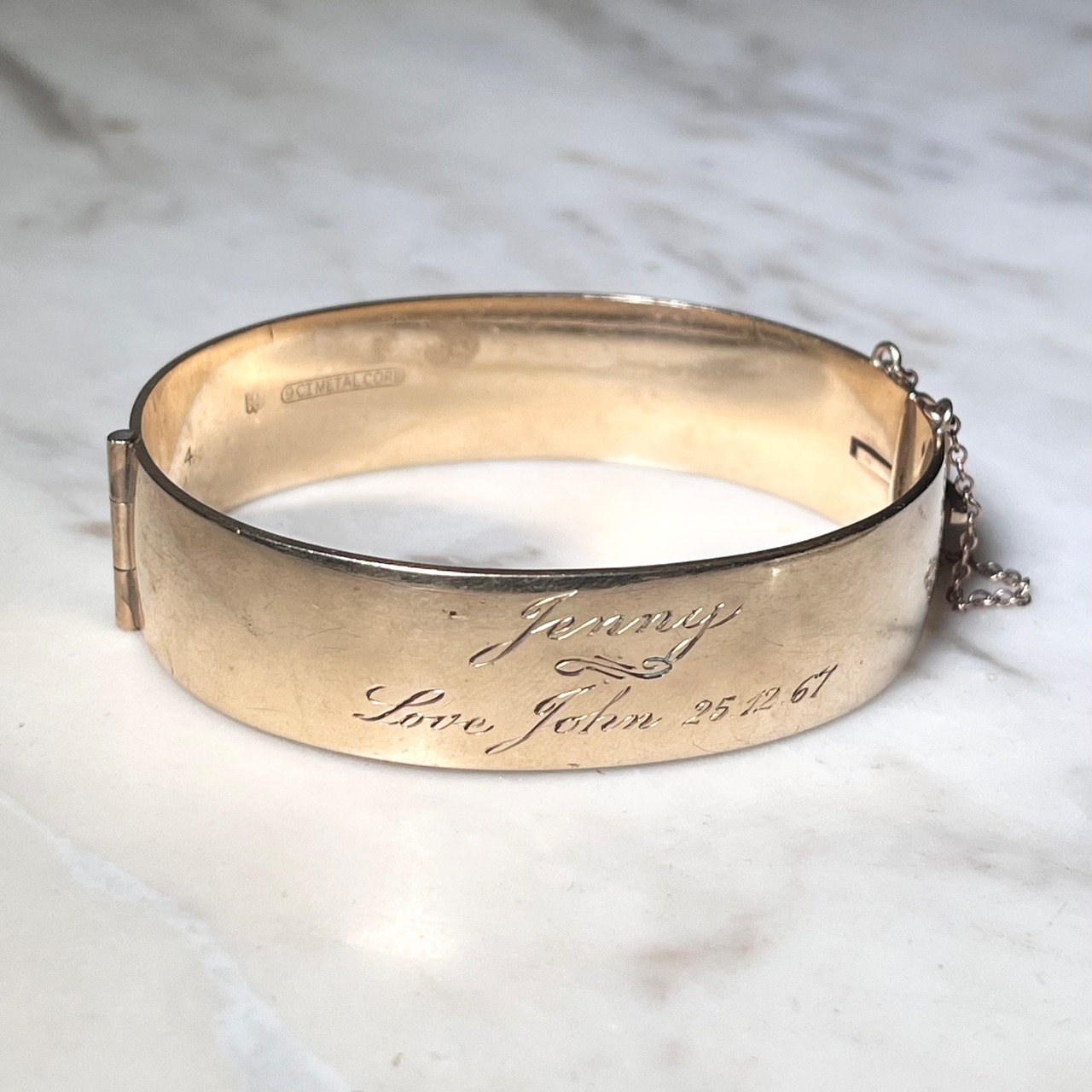 vintage c1961 metal 9ct gold rolled hinge bangle