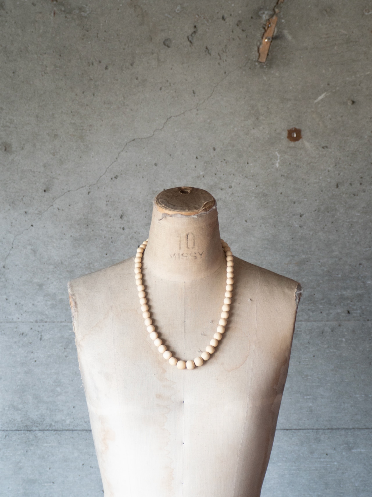 unknown used Wooden necklace