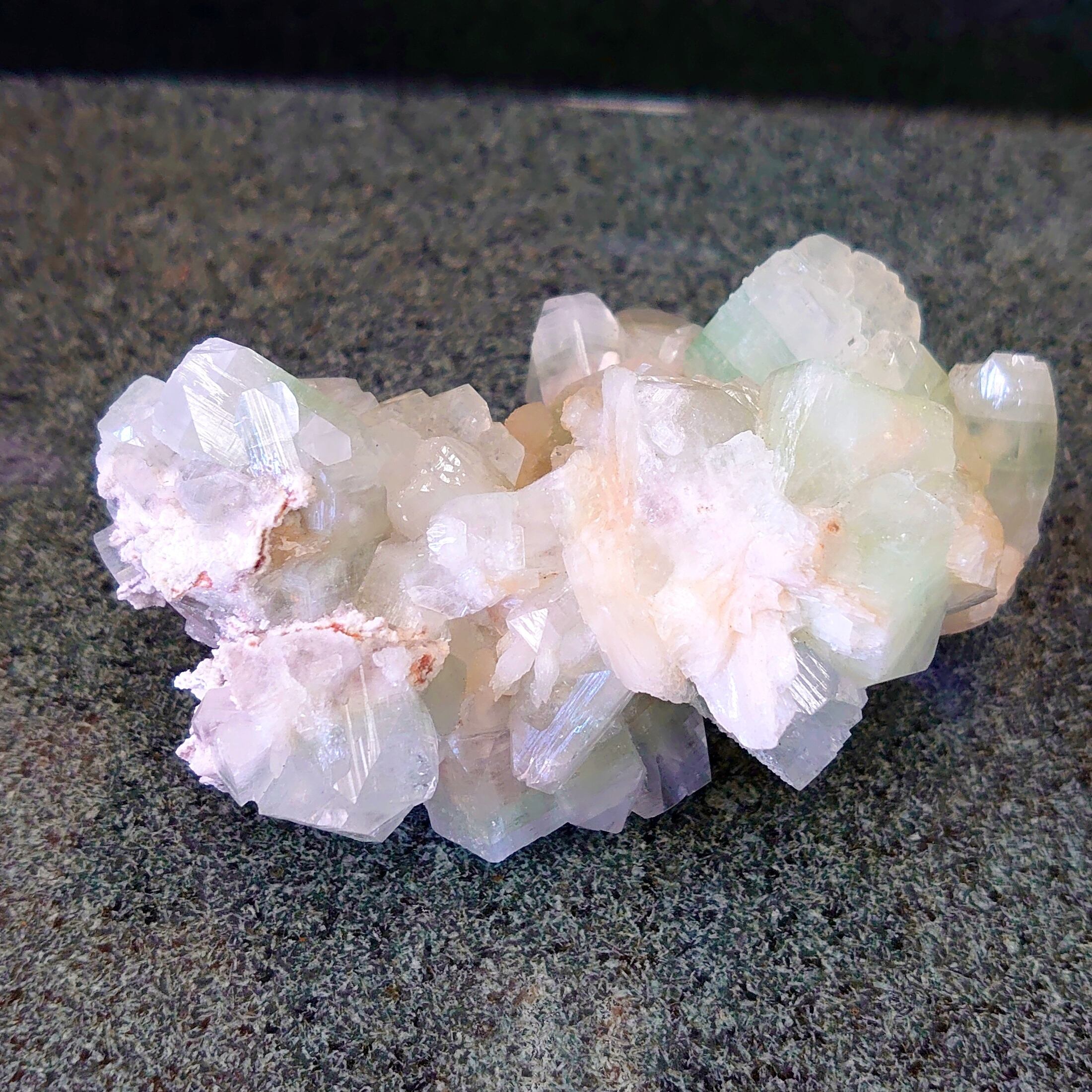 インド産ピンクアポフィライトクラスター 天使の水晶✨ インド産