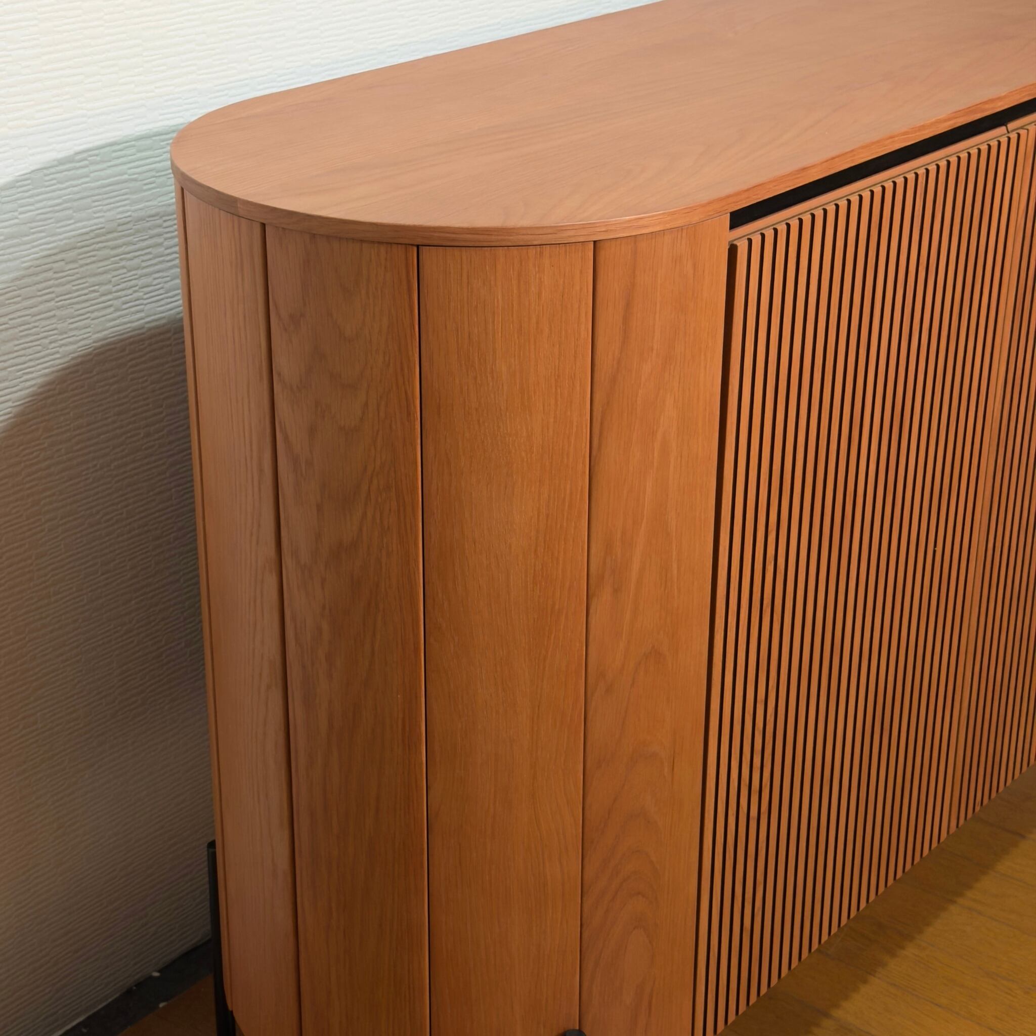 新品】Curved Ribbed Sideboard / チークカラー オーバルフォルム リブ