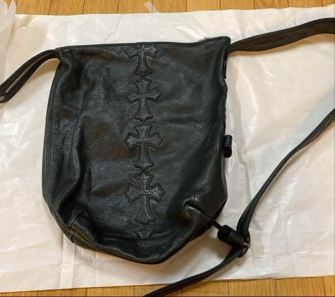 CHROME HEARTS クロムハーツ 黒 レザー ショルダーバッグ クロス