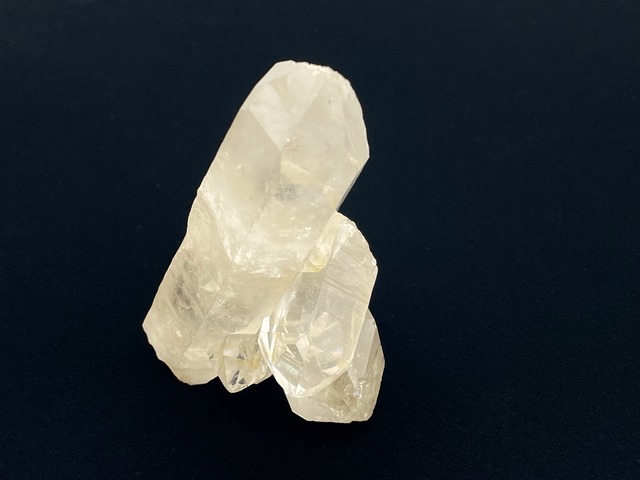 原石クラスター（岐阜県本水晶）