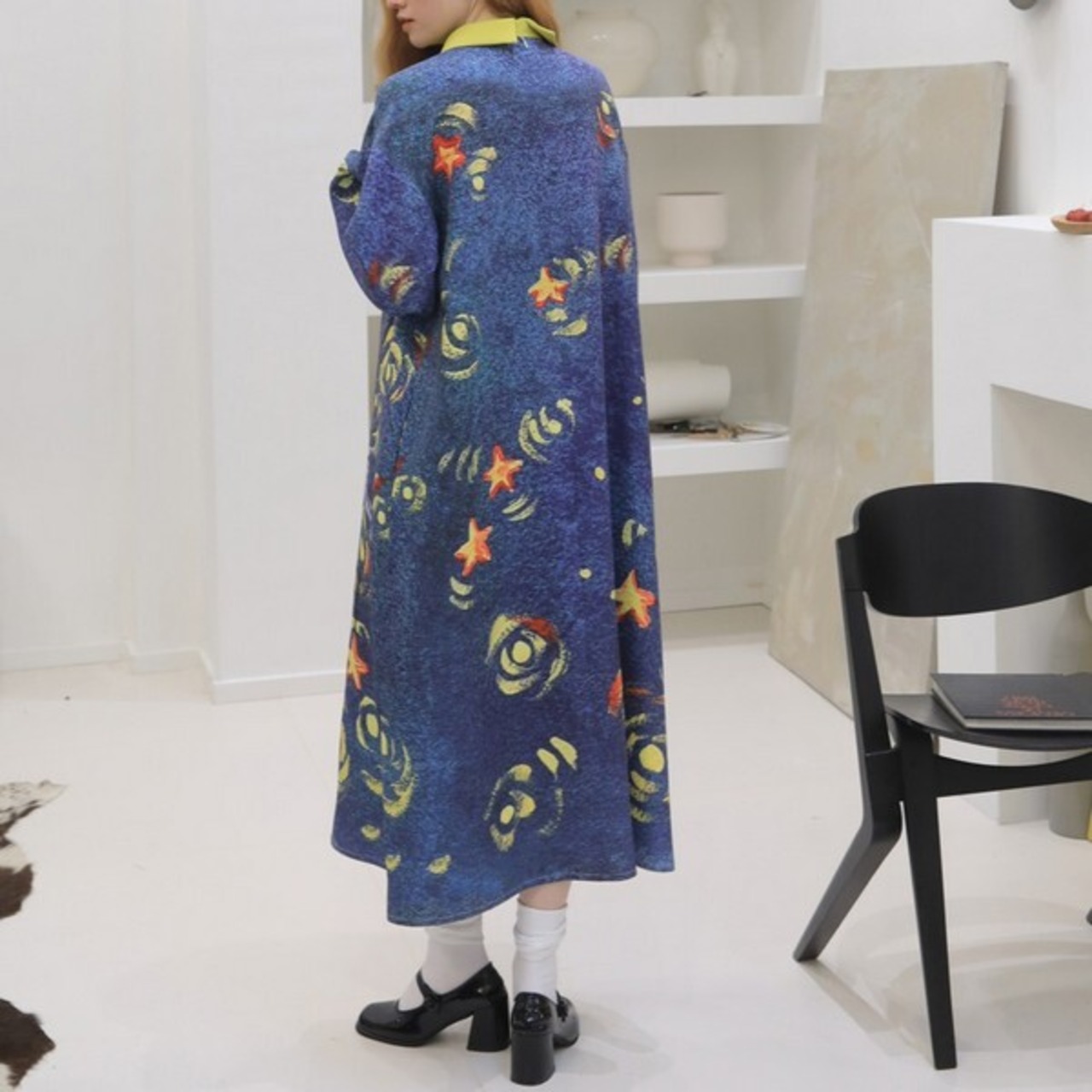 星空の下駆ける鹿:揺れるリボンのネイビーロングワンピース XU0106