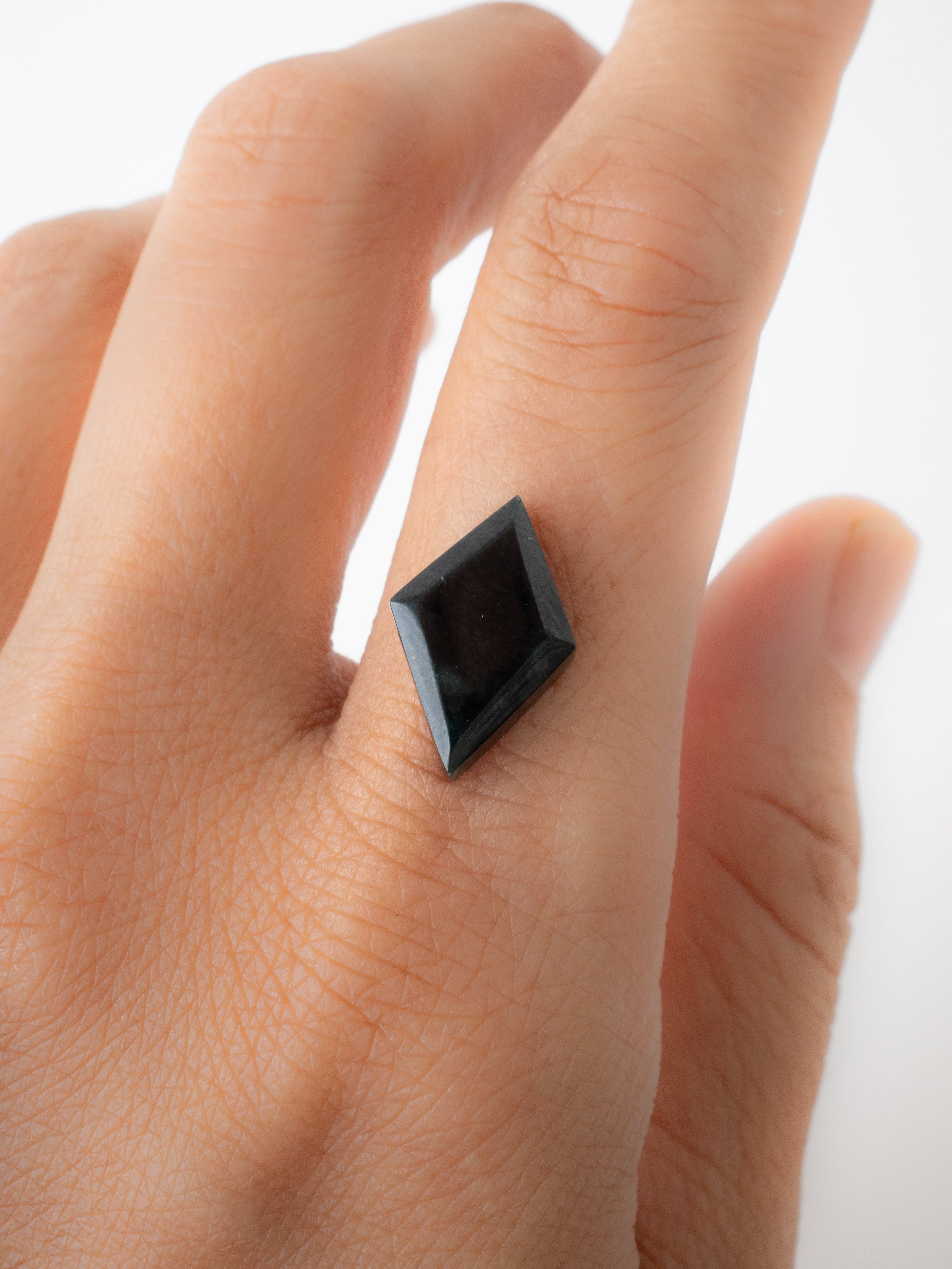 黒翡翠 - b13 | SELSHA