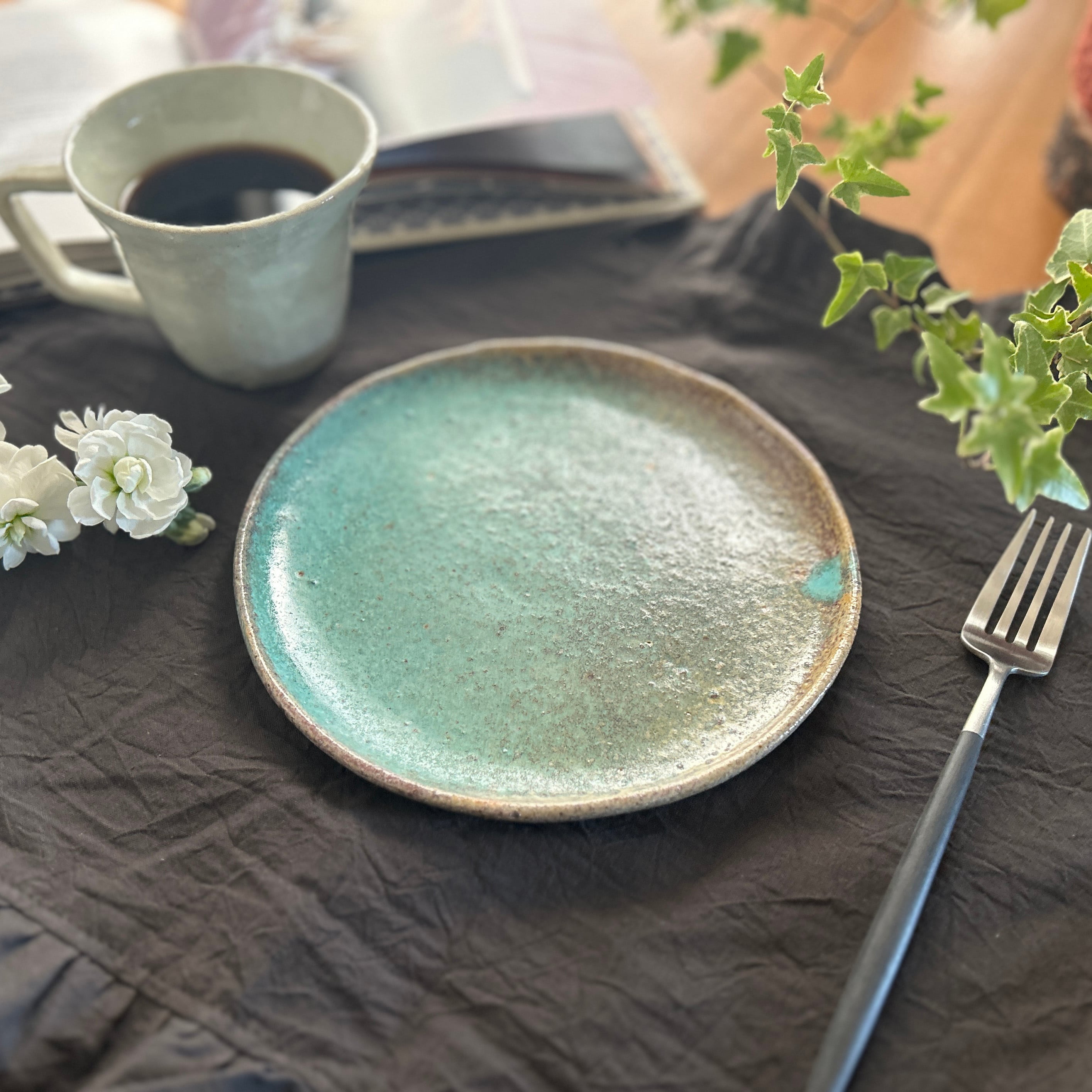 陶器 平皿 ケーキ皿 ターコイズブルー | le mum online shop