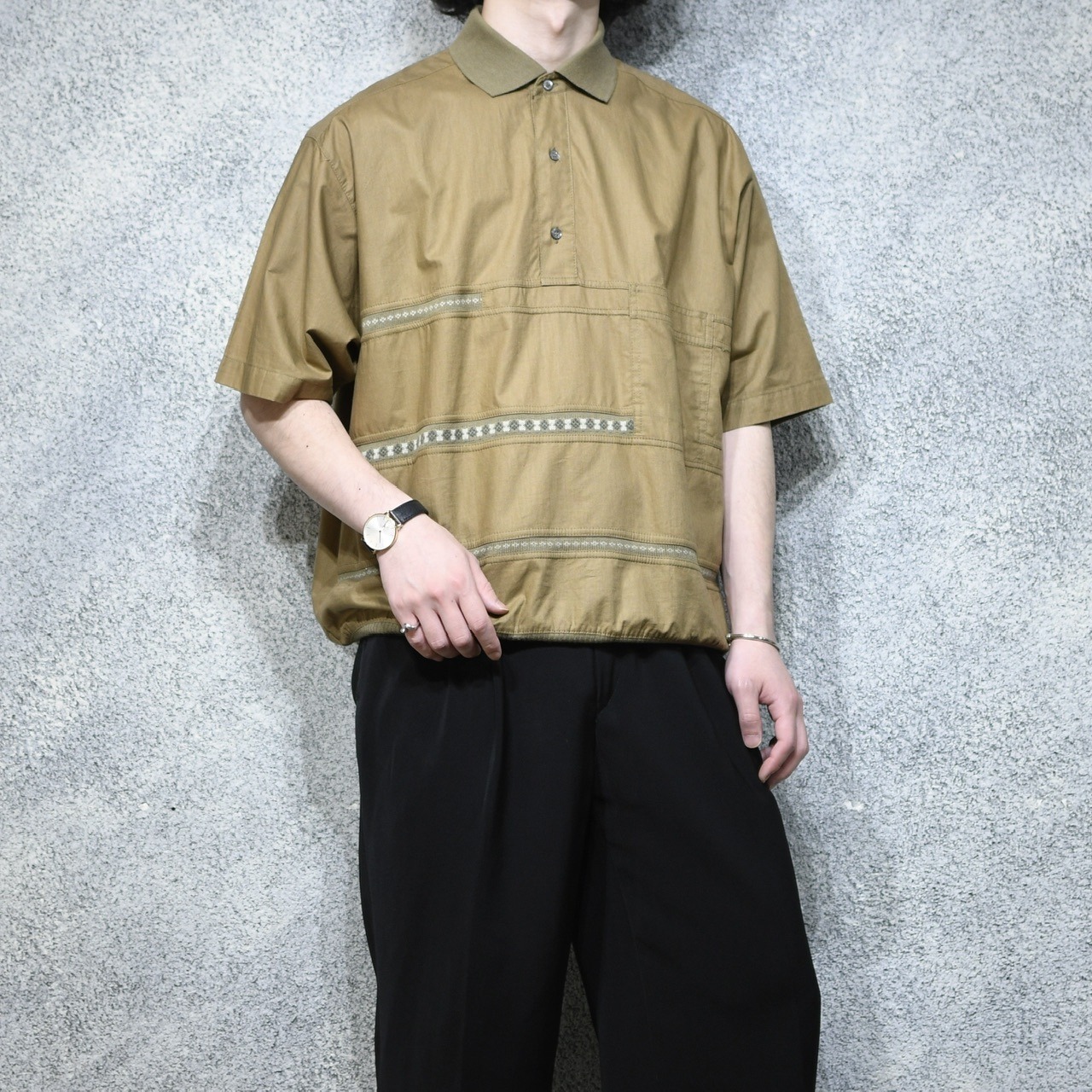 switching design polo shirt
