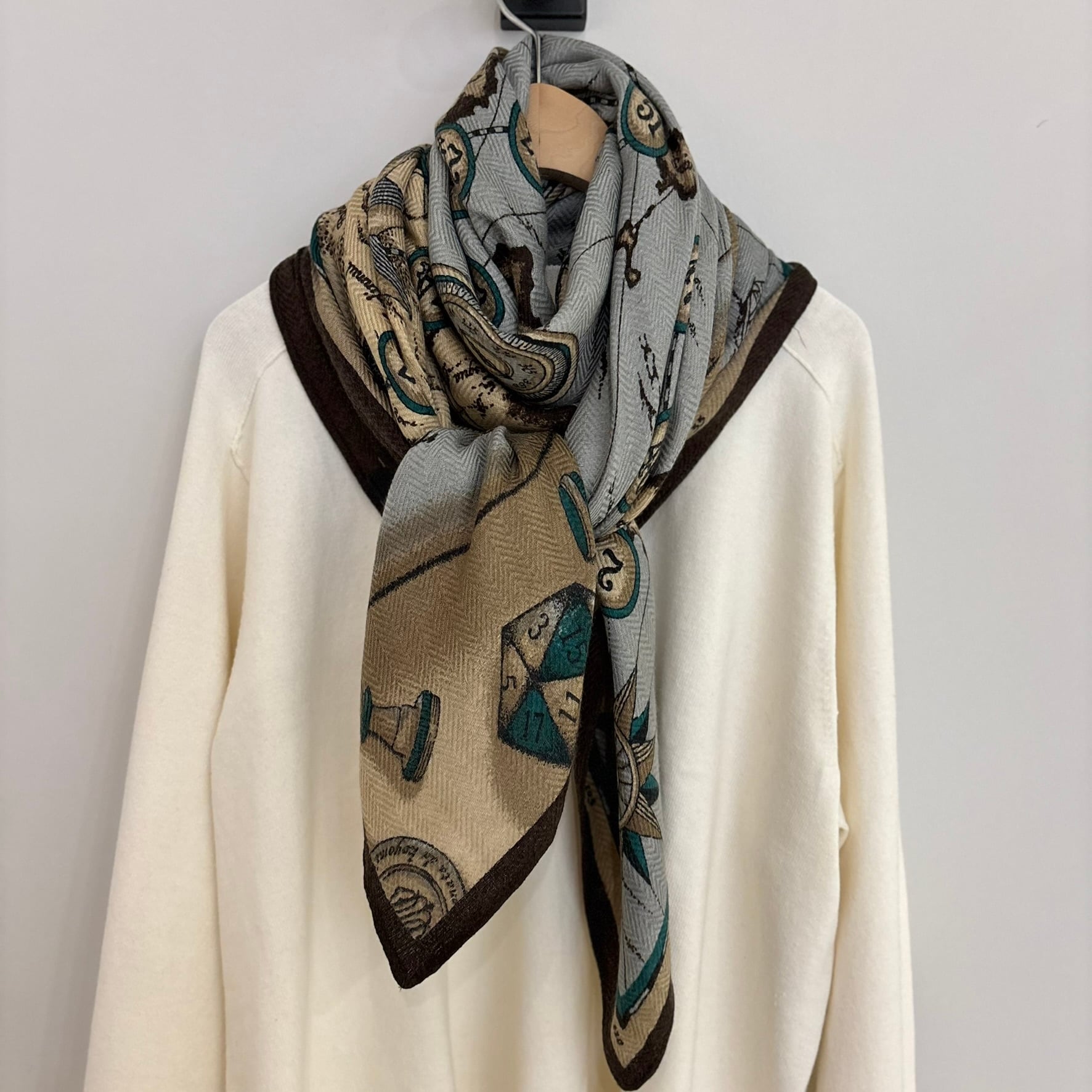 manipuri:1 ウール/シルク ストール (モノポリ) ヘリンボーン織 120cm × 120cm