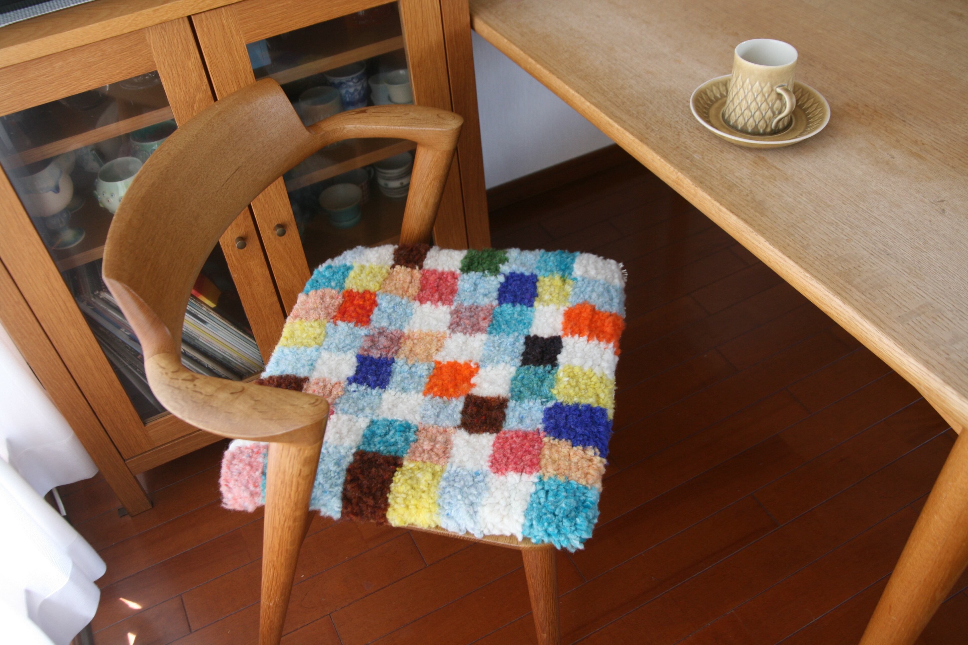 ノッティングチェアマット ホームスパン（手紡ぎ手織り）【パッチ