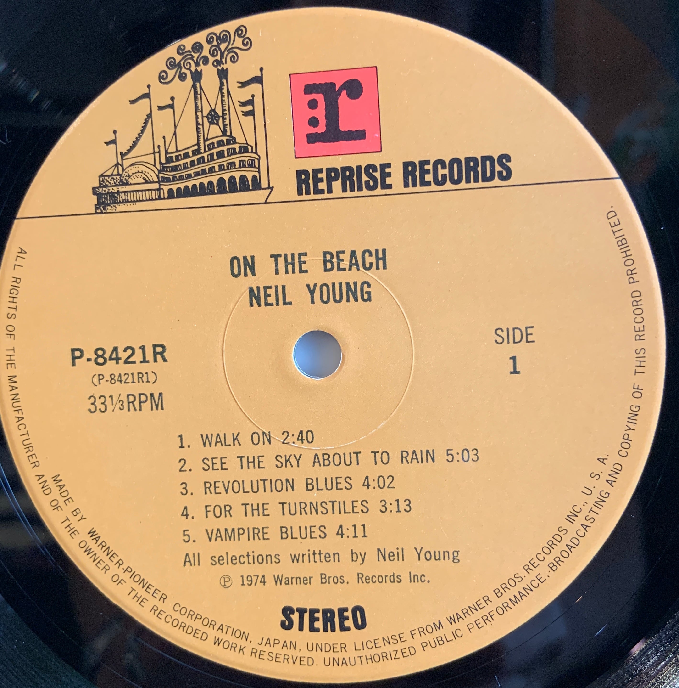 LP】NEIL YOUNG/On The Beach | SORC 中古アナログレコード専門店