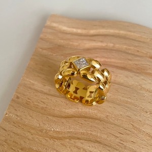 SQUARE CUT ZIRCONIA RING