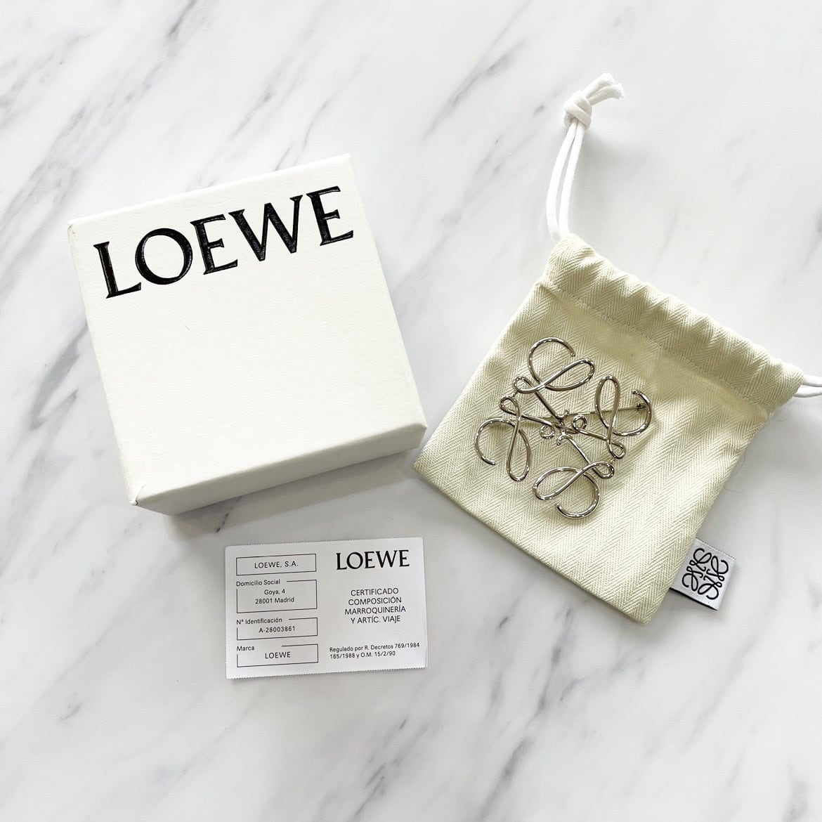 LOEWE ロエベ アナグラム ブローチ メタル | PAY ID