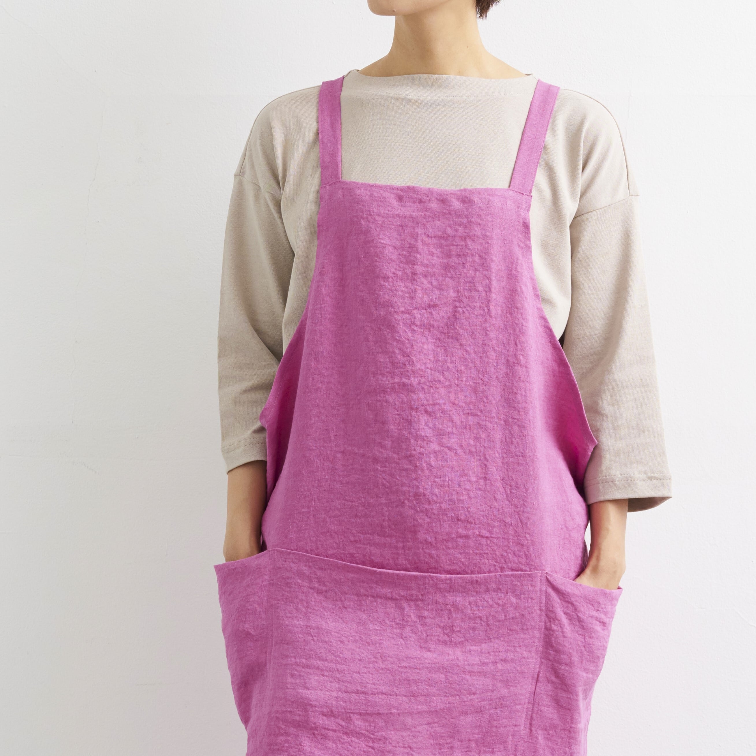 バッククロスチムニーエプロン　back cross chimney apron / フラッフィリネン　fluffy linen / pink