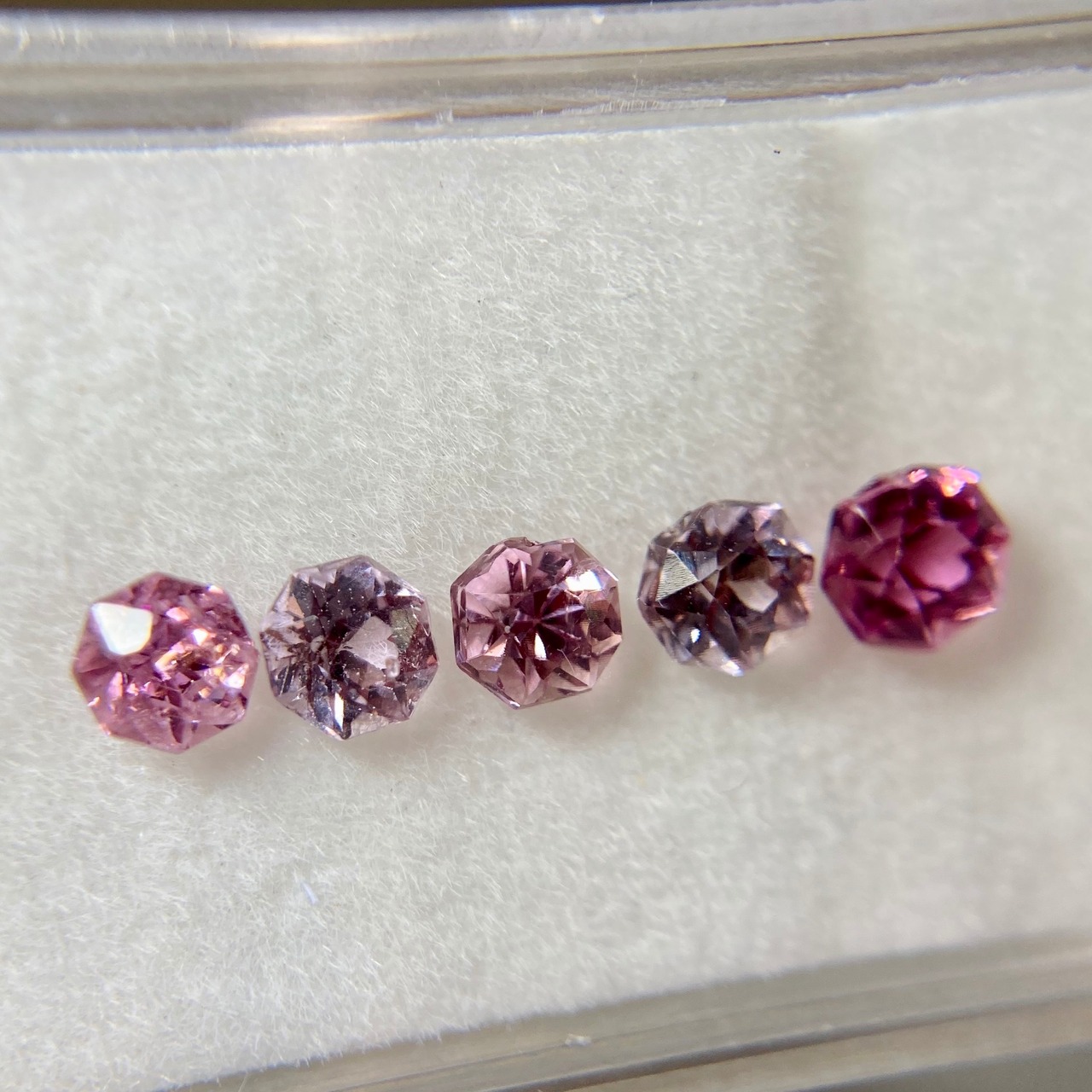 お花みたいなスピネル 訳アリセット 約3.8mm-5mm しれっと③