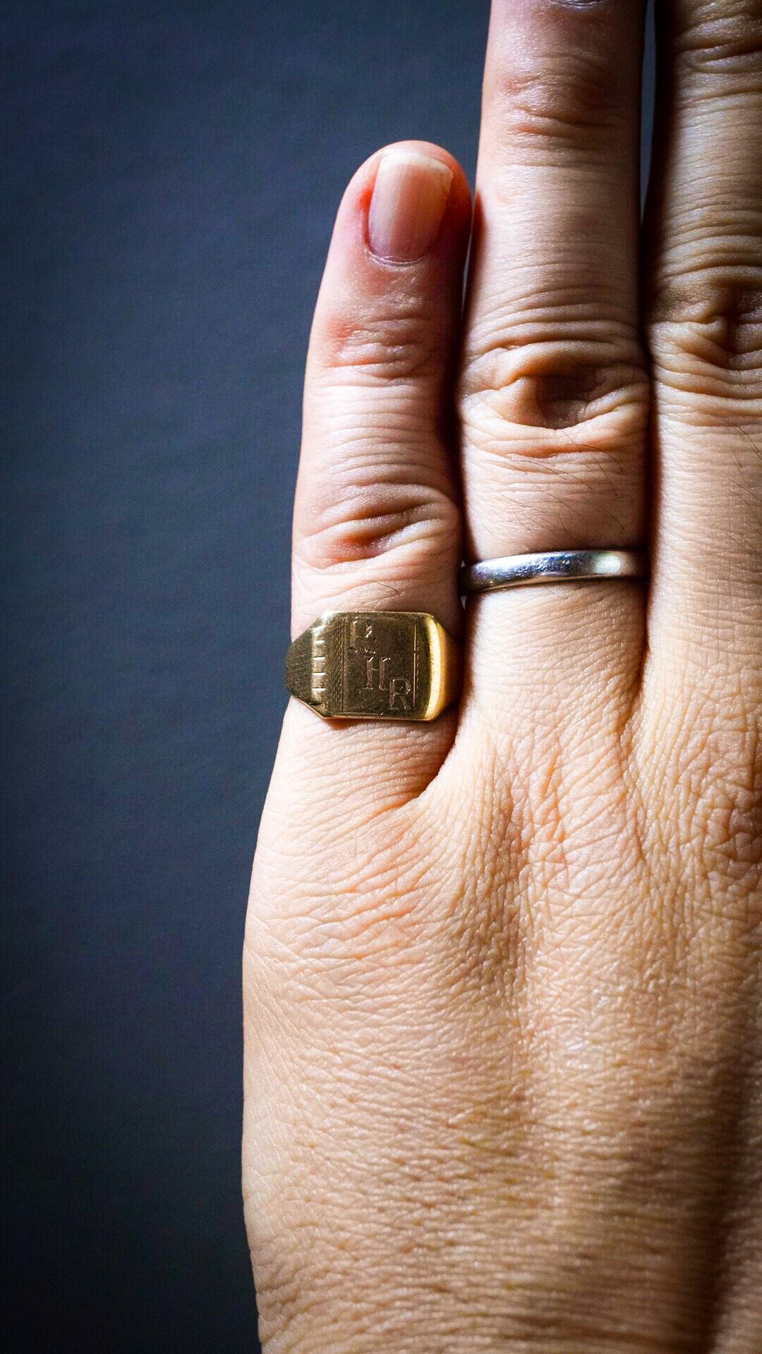 1956】U.K. VINTAGE 9ct イエロー ゴールド スクエア シグネット 