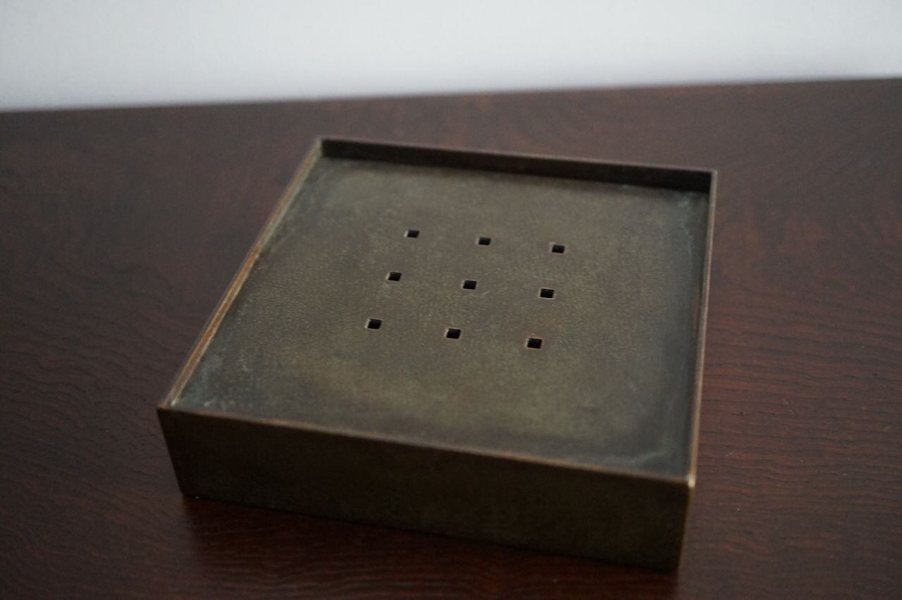 銅 細工 中国茶器 樹紋狩猟図 銅盤 果盤 茶盤銅  茶道具  置物 モール 銅透かし蓋置 墨台にも | 古美術ささき
