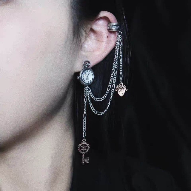 【MTDDシリーズ】★耳飾り★ イヤーカフ ピアス 1個 片方 アクセサリー レディース 時計 可愛い 個性的