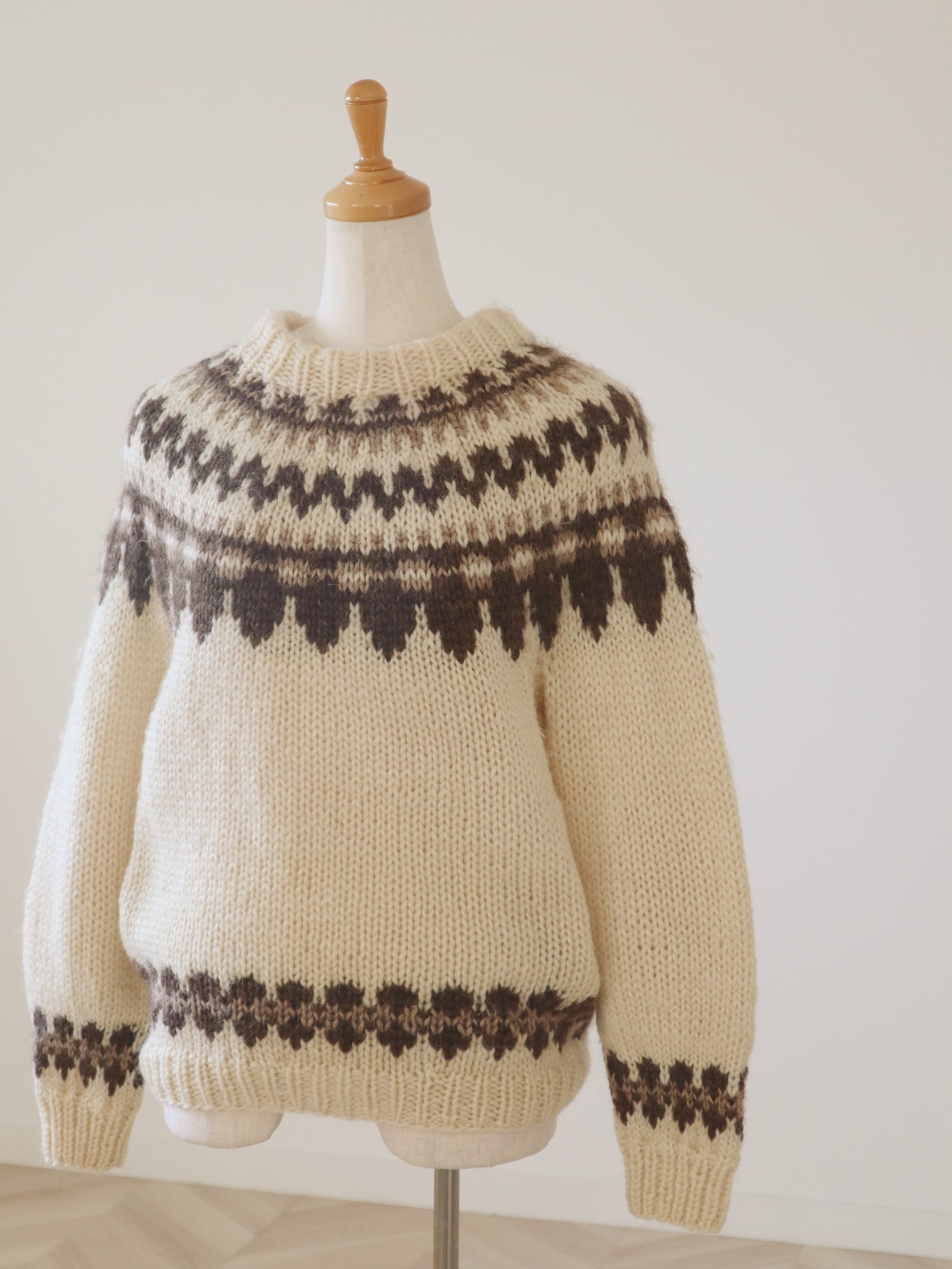 ●70-80s made in ICELAND Hilda elbow patch detail nordic sweater