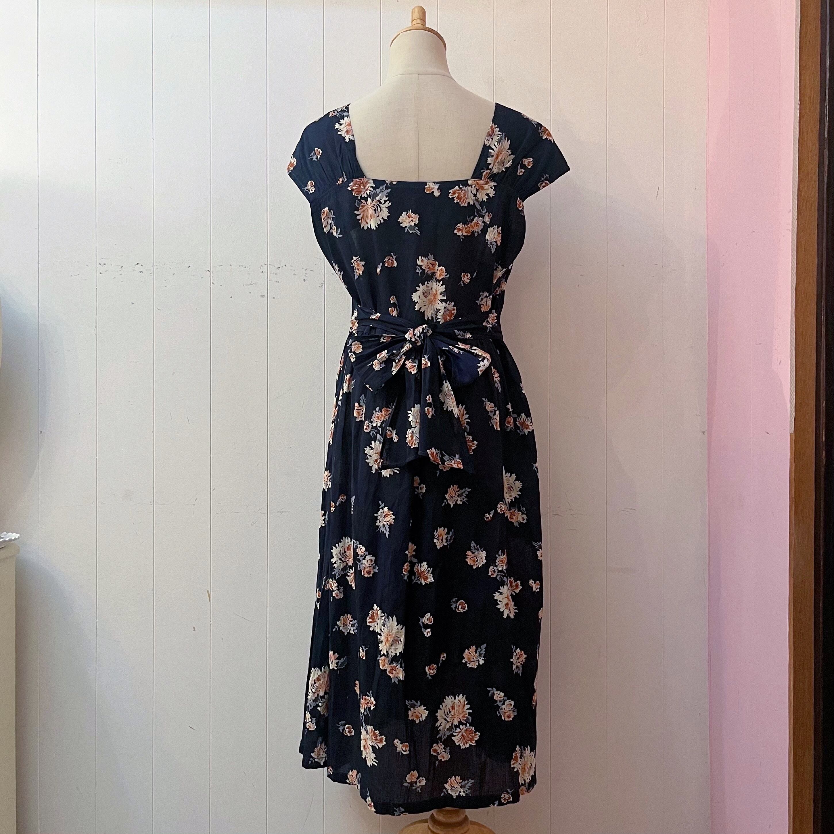 wood button flower jumper skirt