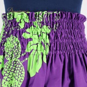 フラダンス 衣装 パウスカート パープル系  アロハスタンダード シングル フラ ダンス ALOHA STANDARDS パンの木柄 日本製 紫 緑 鮮やか ハワイアンプリント グリーン系 レッスン 練習  フラ ダンス衣装 パウスカート アロハスタンダード