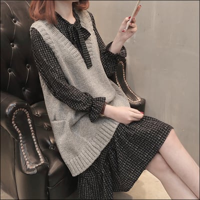 ニットベスト ワンピース フレアワンピース ひざ丈 膝上 袖あり 長袖 襟なし フレア セミフレア Aライン ドッキング フリル リボン 2点セット お得 かわいい 大人可愛い きれいめ シンプル カジュアル 大人 上品 おしゃれ 大人女子 こなれ感 ラブリー キュート ガーリー ニットベスト ワンピース フレアワンピース ひざ丈 膝上 袖あり 長袖