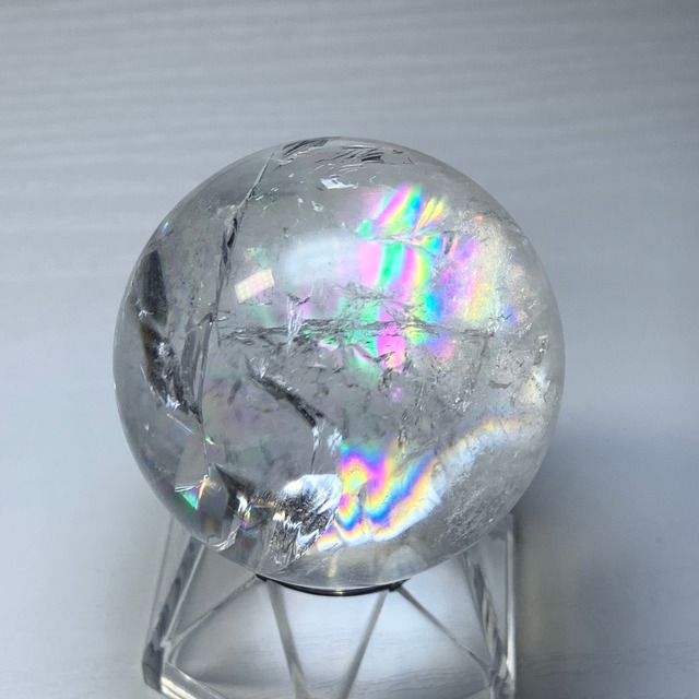 1.広範囲美レインボー☆アイリスクォーツスフィア・台座付き