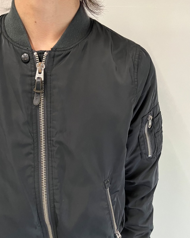 Lee minimal MA-1 jacket