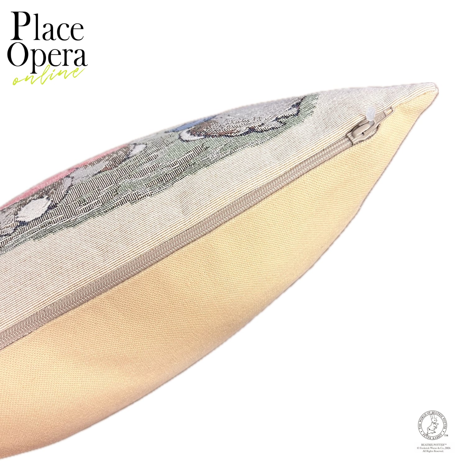 クッション・35cm】お出かけ/ピーターラビットシリーズ | Place Opera