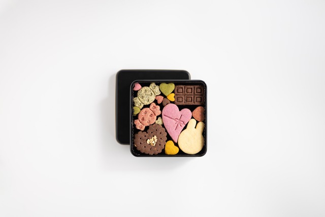 しあわせの宝石箱　バレンタインのクッキー缶（M）