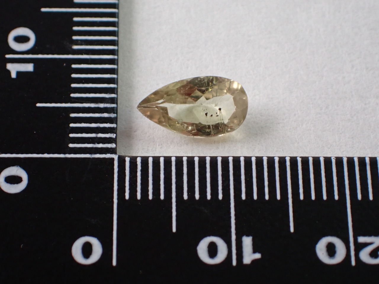 トルコ産カラーチェンジダイアスポア　1.2ct　[C11-186]