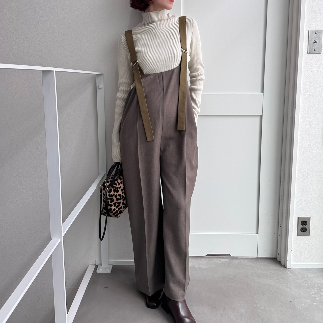 バックデザインタックサロペットPT/カーキブラウン