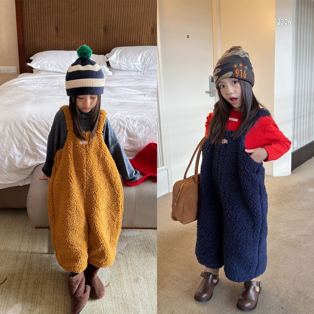 もこもこボアサロペットパンツ（2色展開）ADBB｜オーバーオール あったか｜幼稚園 保育園 小学生｜通園 通学 普段着｜韓国子供服｜男の子 女の子｜80-130cm｜2026冬服 ［取寄］
