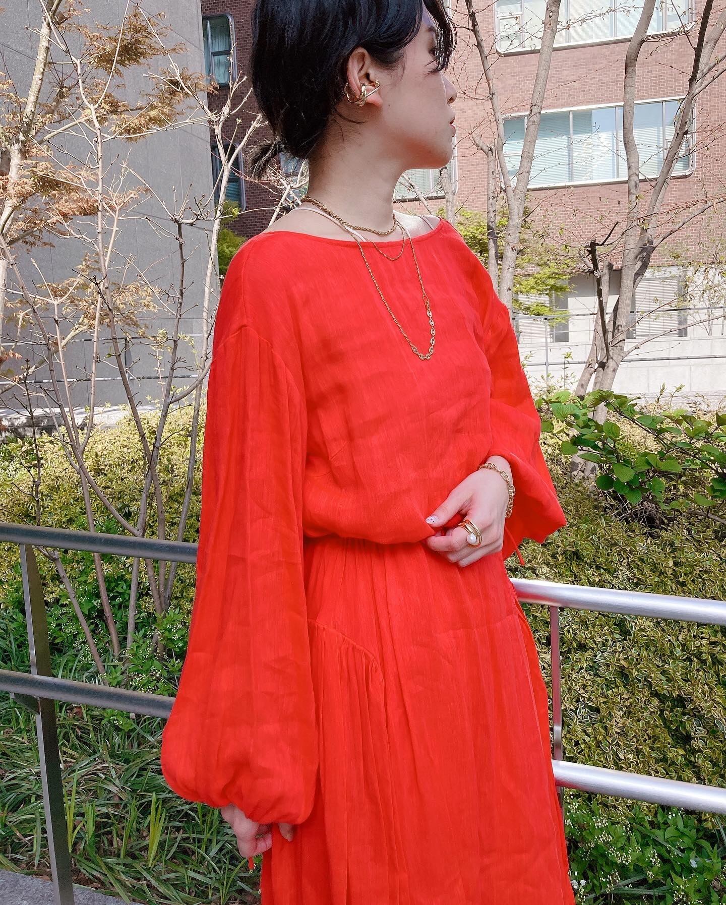 工房直送価格 エトレトウキョウ 21ss 新品タグ付き オープンバックリネンワンピース 赤 海外最新