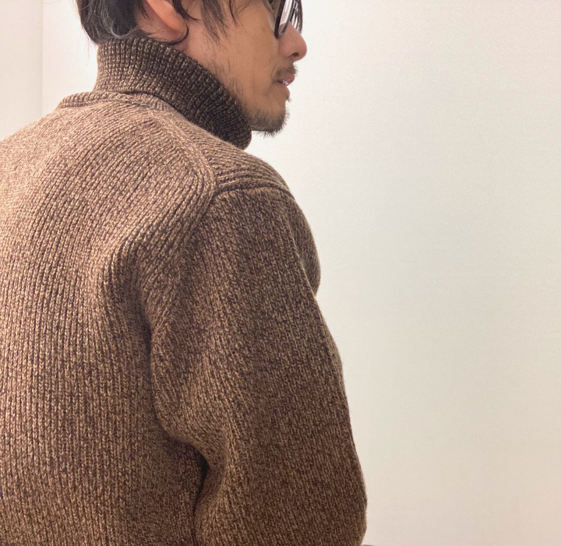 comm.arch. / Hand Framed High Neck P/O