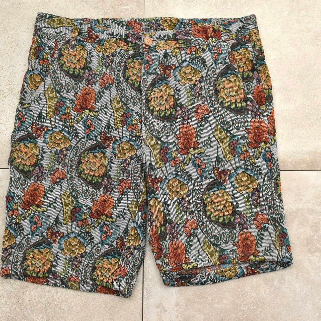 Antique flower pattern gobelin shorts