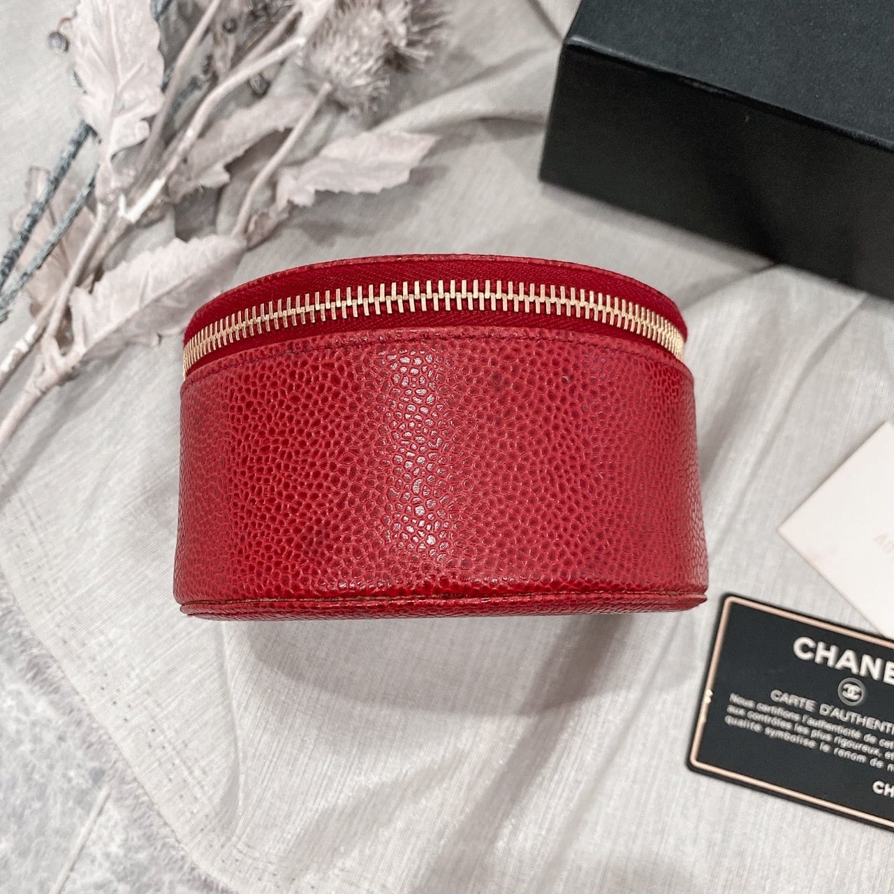 < CHANEL > シャネルフランス製レッドキャビアスキンアクセサリーポーチ | JVINTAGE ジェイヴィンテージ