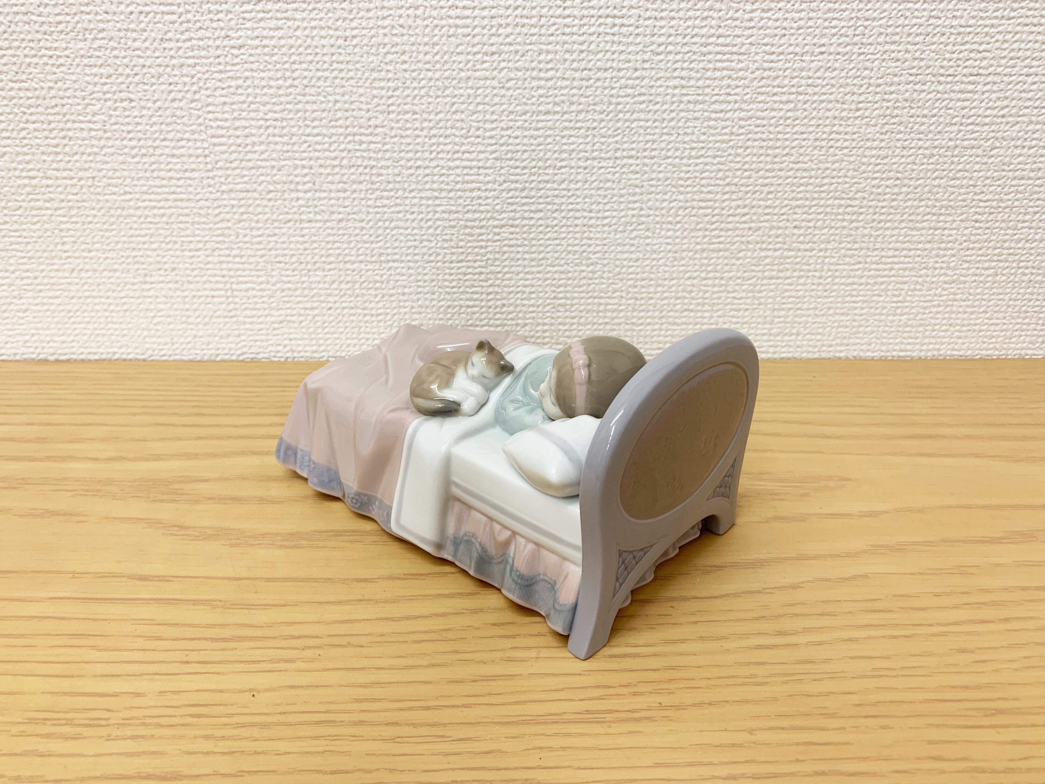 LLADRO リヤドロ 一緒にベッドへ（Going to Bed（＃8019） LLADRO リヤドロ 一緒にベッドへ（Going to Bed（＃8019） 【公式通販】