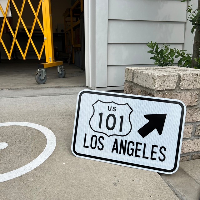 【訳あり】101 LOS ANGELES【18in×12in】アウトレット商品　本場アメリカロードサイン　 看板　ディスプレー　ガレージ　アメリカンハウス　表札