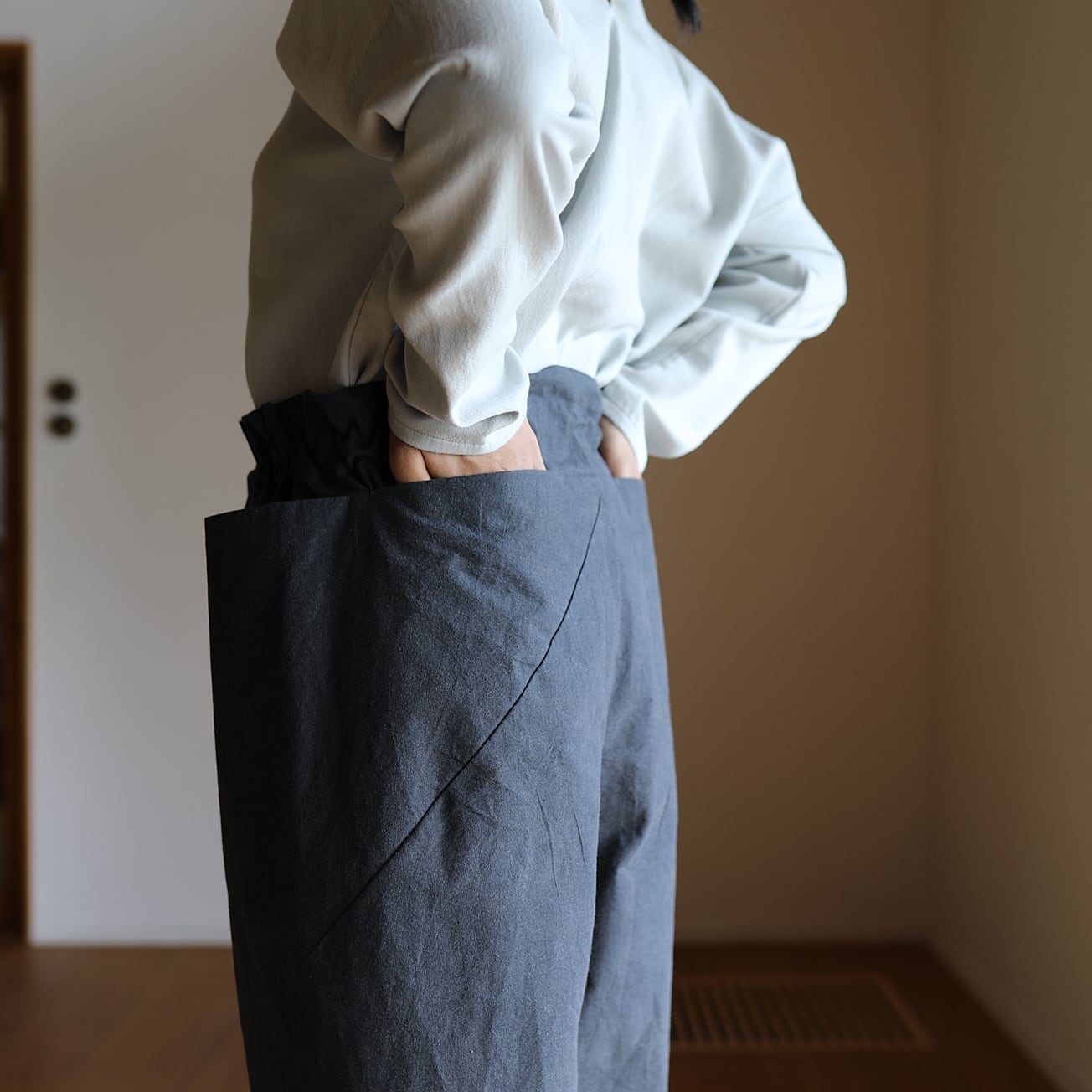 えみおわすダーツパンツL