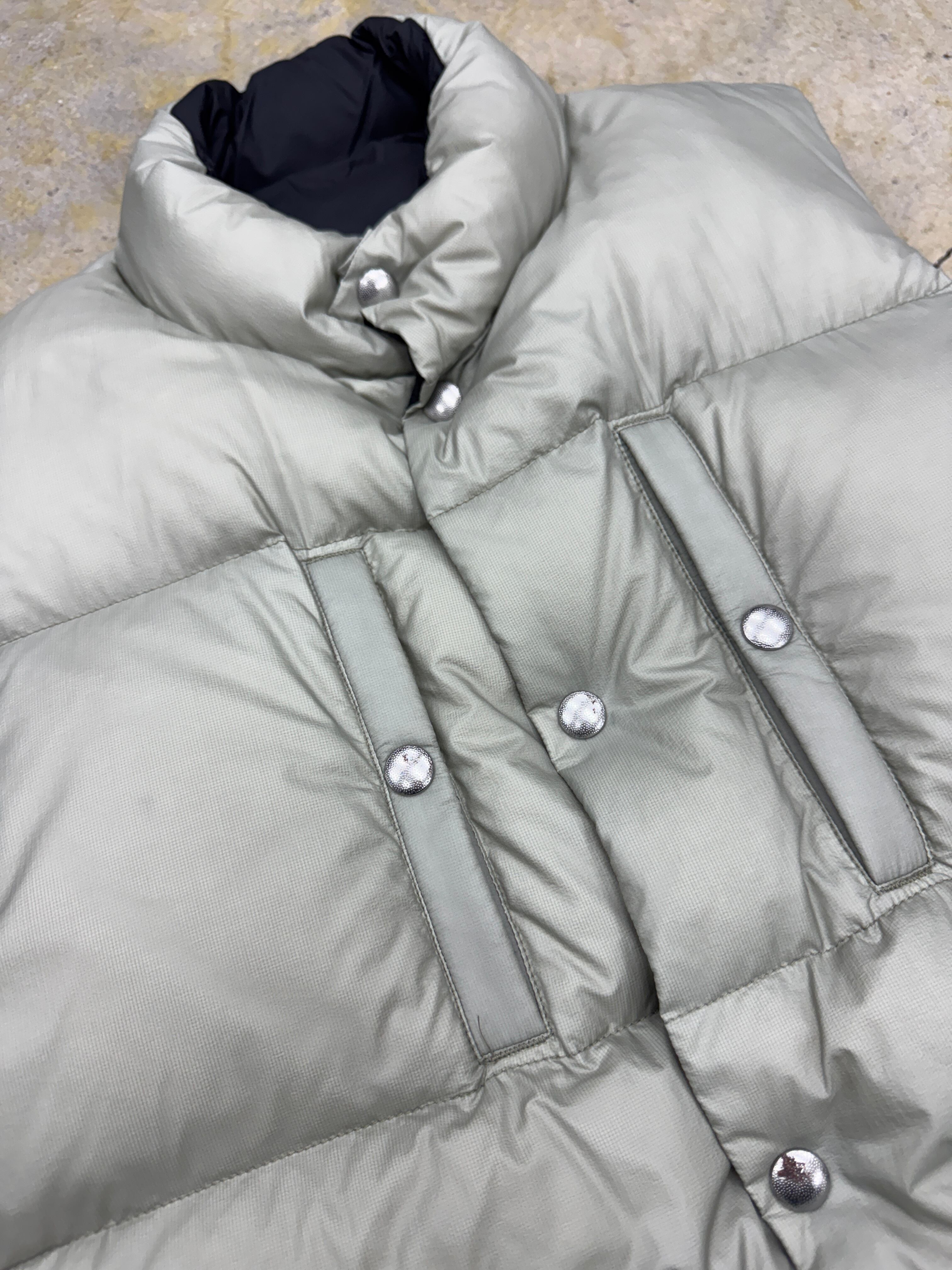 SUGARHILL | PUFFER REVERSIVLE VEST | SAGE×BLACK | HOWDAY